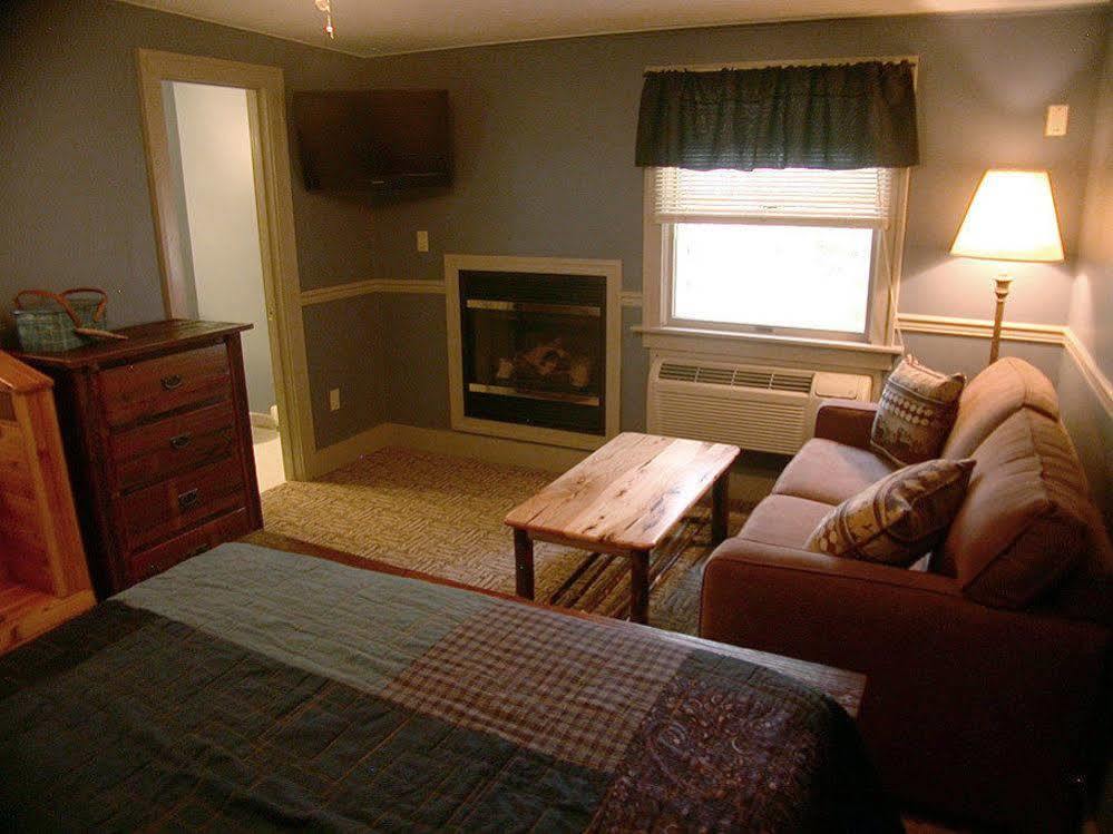 Mountaintop Lodge At Lake Naomi Pocono Pines Exterior photo